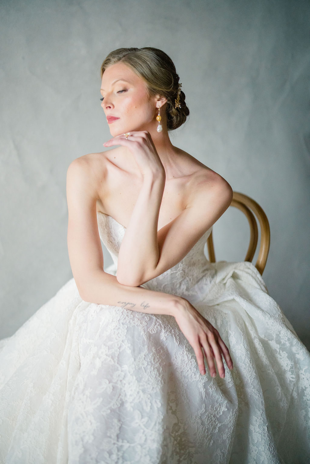 Aldrich Mansion Wedding | Newport RI Wedding Photographer Brianna Graca Weddings | Fine Art Editorial Imagery at Coastal Mansion Wedding Venues