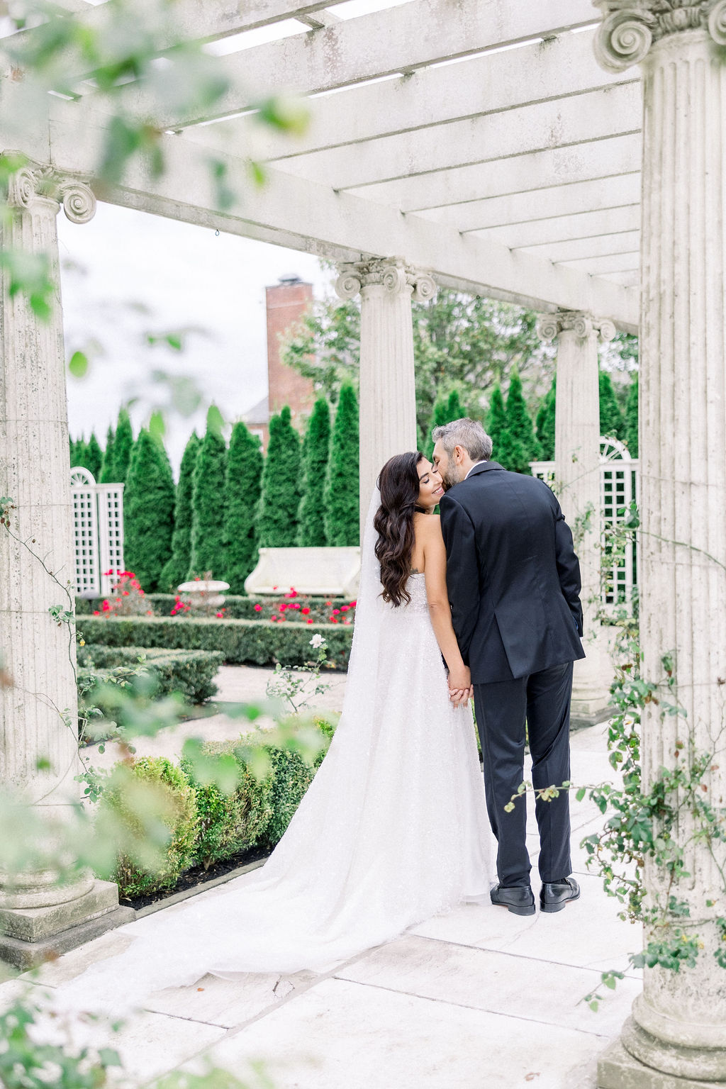 Rosecliff Mansion Wedding | Newport RI Wedding Photographer Brianna Graca Weddings | Fine Art Editorial Imagery at Coastal Mansion Wedding Venues